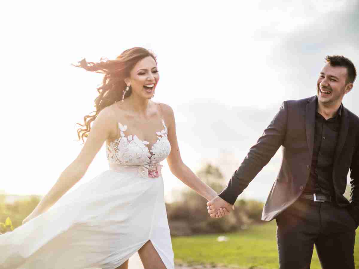 Wedding-Ready Skin: A Red Light Therapy Prep Guide for Brides-to-Be - Kandyway